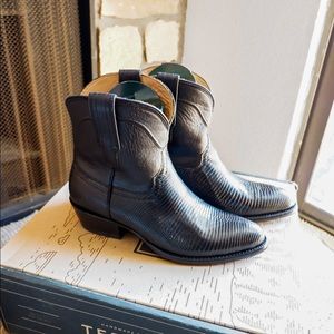 TECOVAS Cowgirl Booties...Brand new condition!!!